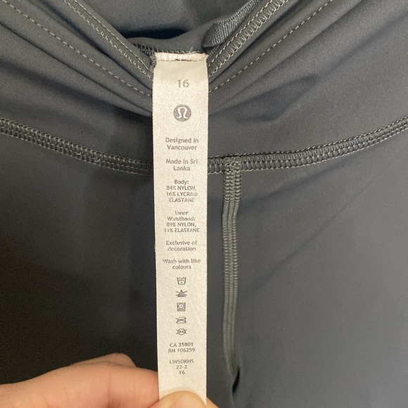 Lululemon Base Pace High-Rise Tight 25" black size 16 - Picture 8 of 8